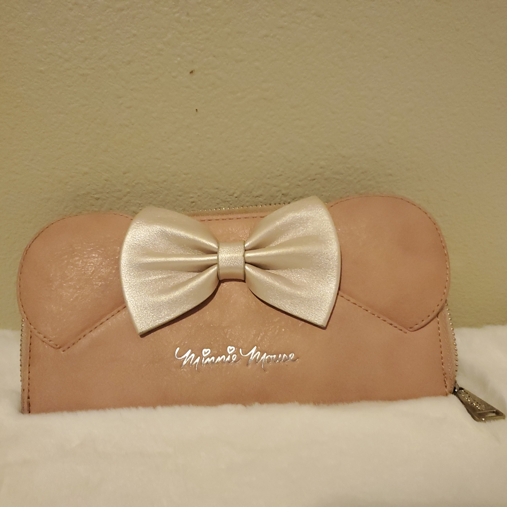 Loungefly Pink Minnie Mouse Bow Wallet